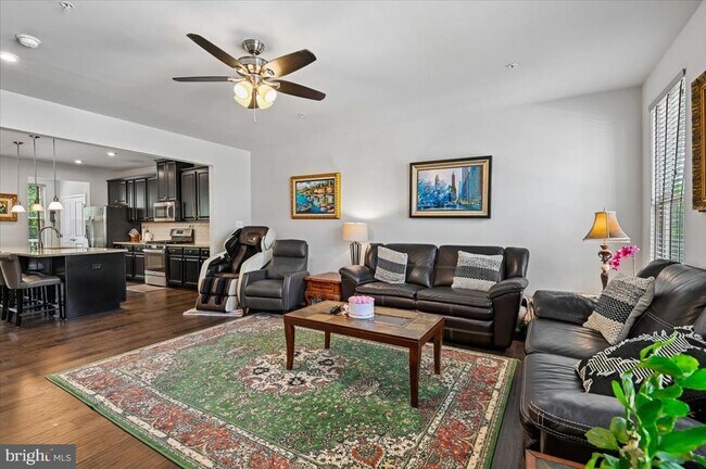 Photo - 8261 Kippis Rd