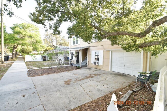 Photo - 1156 Sunset Point Rd Unit B