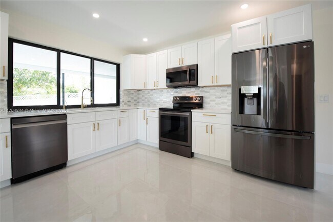Photo - 4700 McKinley St