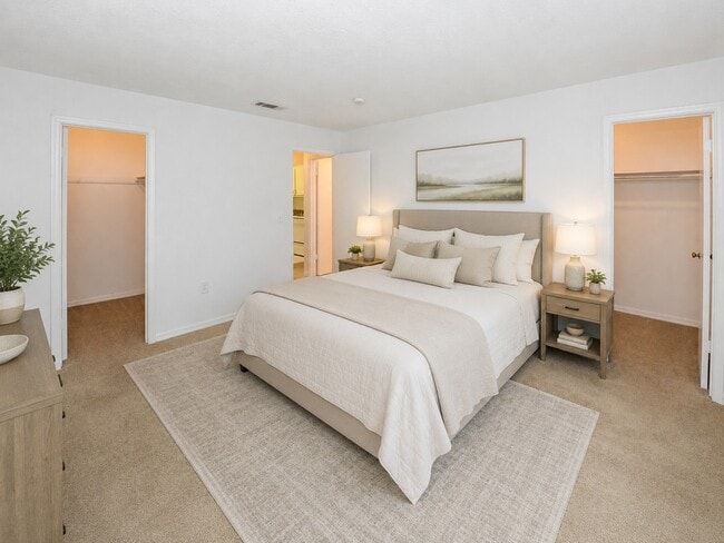 Reserve at Lake Pointe Apartments and Townhomes