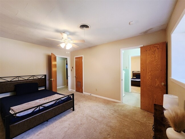 Photo - 1702 Ivie Lee St