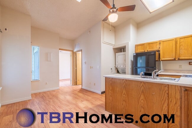 Photo - 920 S Dawson Way