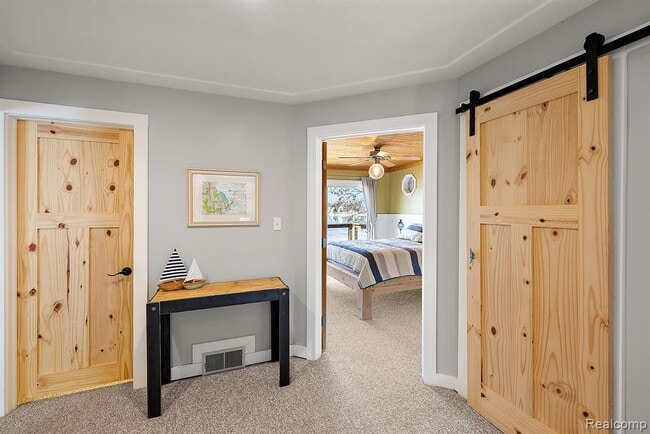 Photo - 222 Ackerson Lake Dr