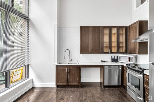 1BR, 1BA - 563SF - Harvard - Kitchen