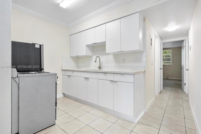 Building Photo - 1715 N 16th Ave Unit 209