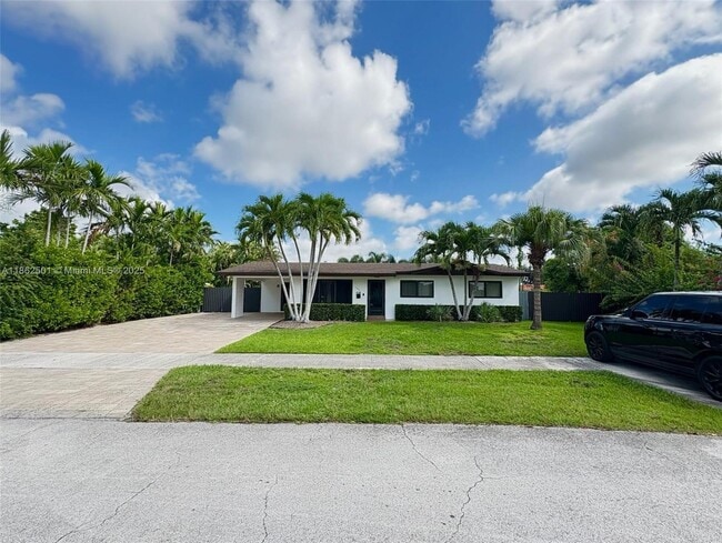 Building Photo - 10431 SW 54th St Rental