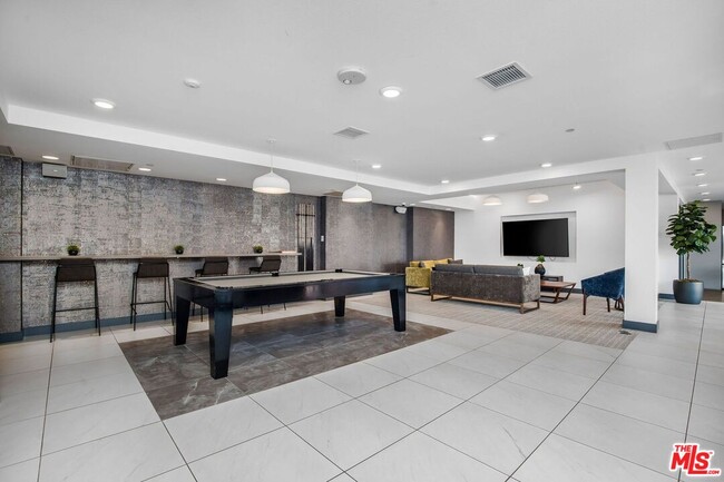 Photo - 453 S Kenmore Ave Unit 412