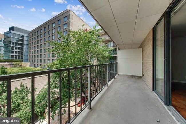 Building Photo - 2201 L St NW Unit Apt. 617
