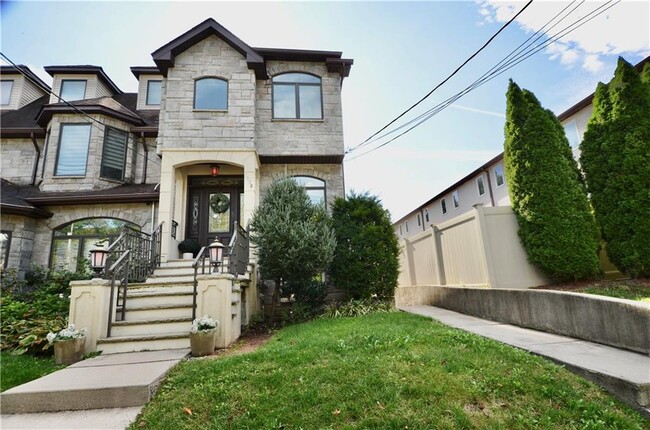 Photo - 5198 Hylan Blvd