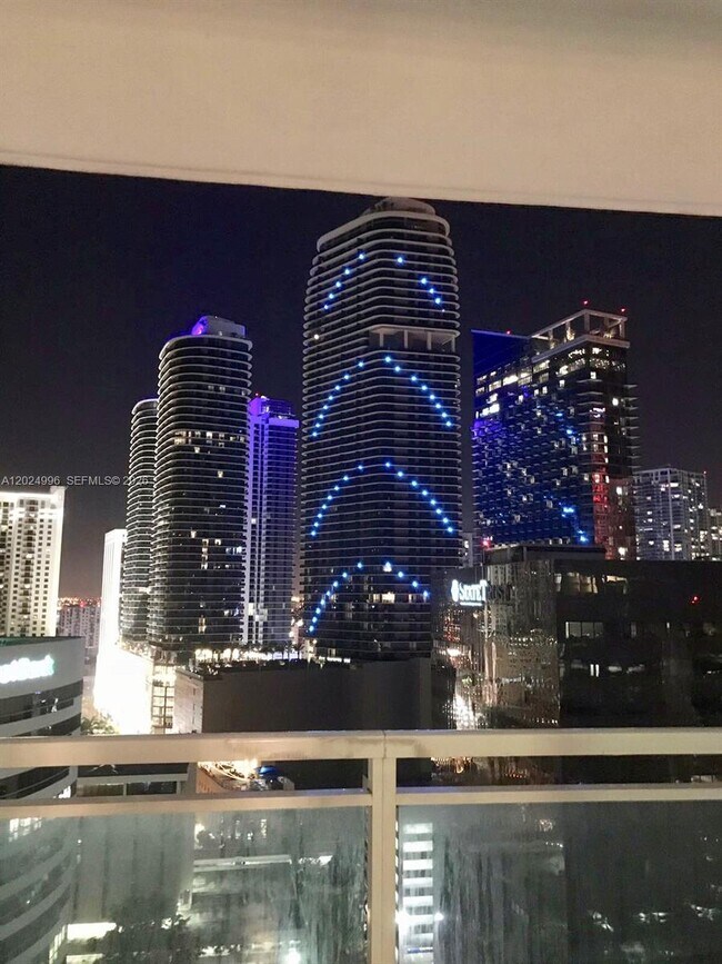 Photo - 950 Brickell Bay Dr Unit 2000