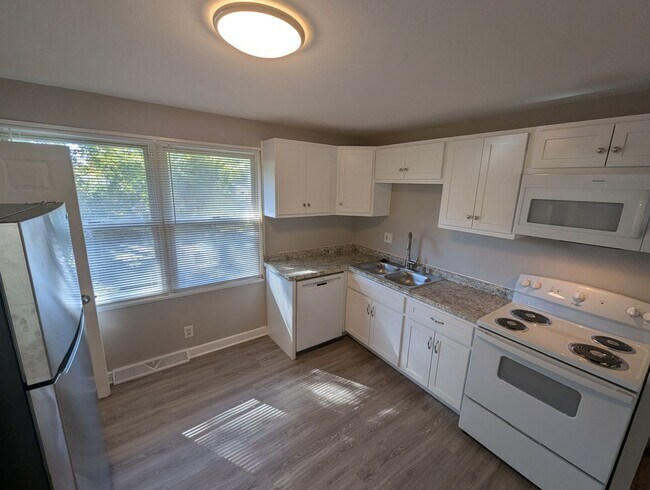 Photo - Lawnview Vista