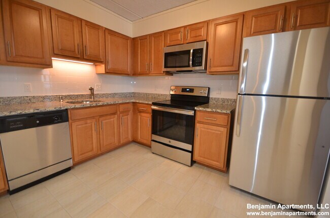 Building Photo - 767 Highland Ave Unit 119N Rental