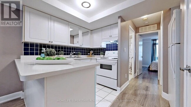 Photo - 415 Jarvis St