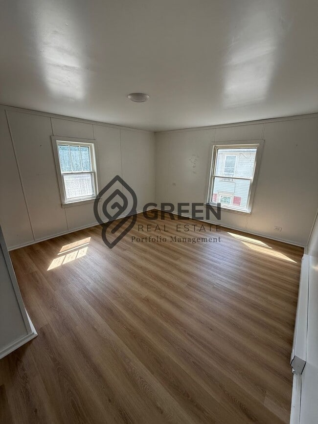 Photo - 735 N Schuyler Ave Unit 735 N Schuyler Ave  2