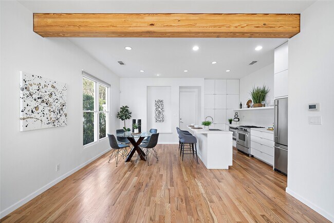 Photo - 2437 North Blvd