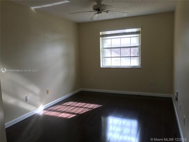 Photo - 2534 SE 19th Pl Condo Unit 204-C