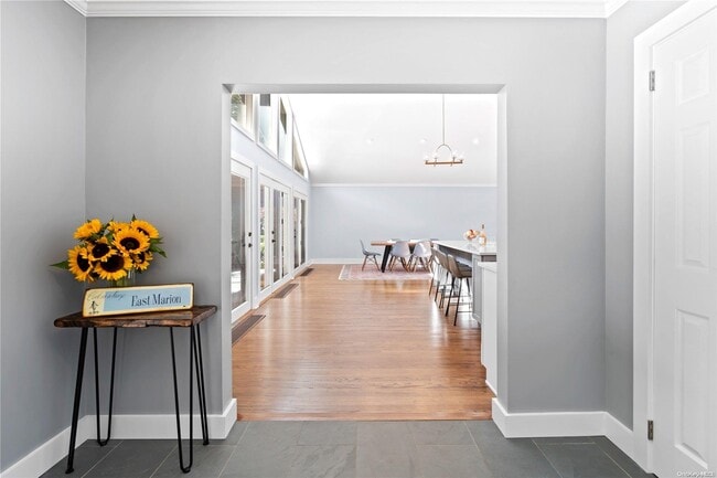 Photo - 300 Marion Pl