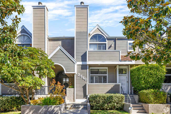 Building Photo - 2560 S Centinela Ave Rental