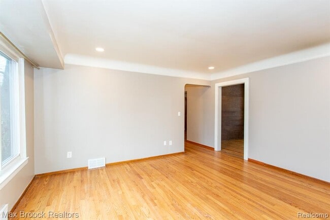 Photo - 8501 Northfield Blvd