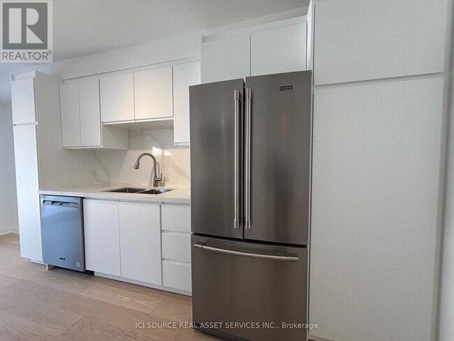 Photo - 851 Sweetwater Crescent