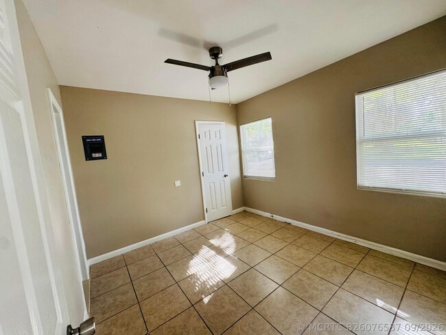 602 Texas Ct