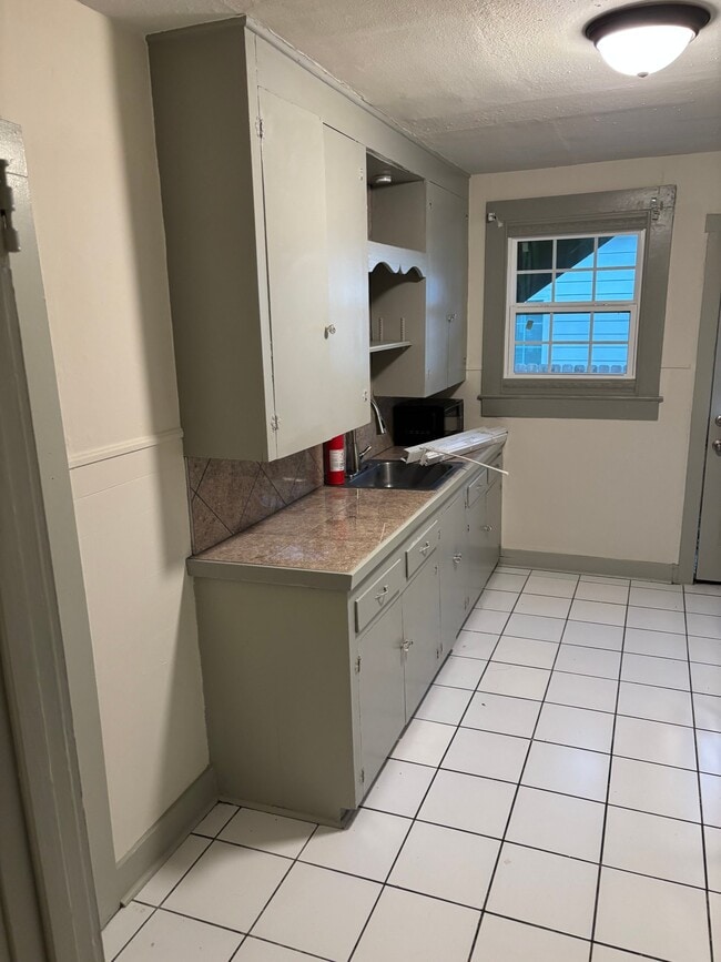 Photo - 861 Arlington Ave Unit 3
