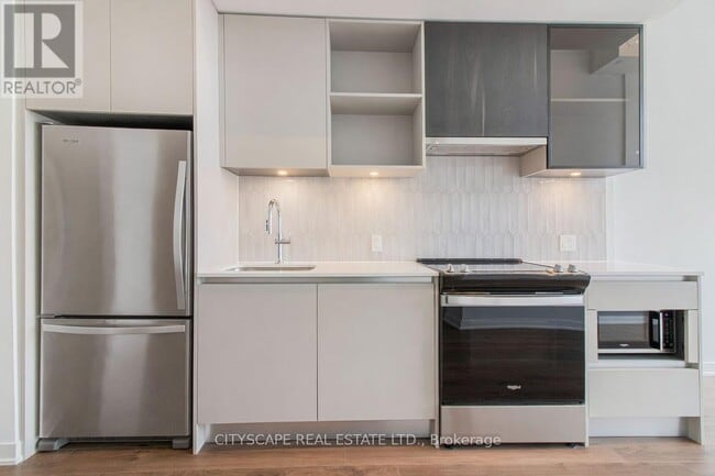 Photo - 395 Dundas St W Unit 118