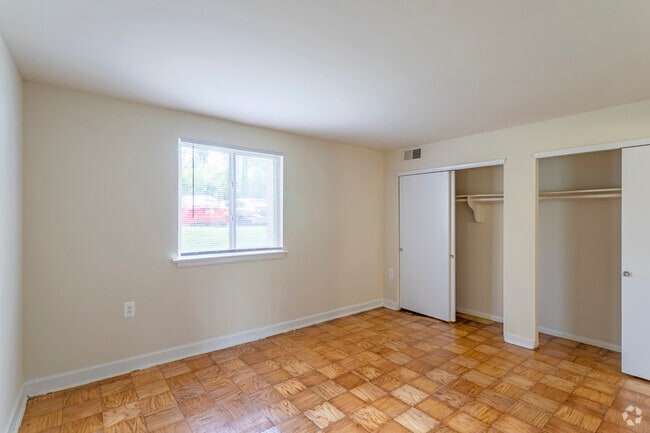 1 BR, 1 BA - 700 SF