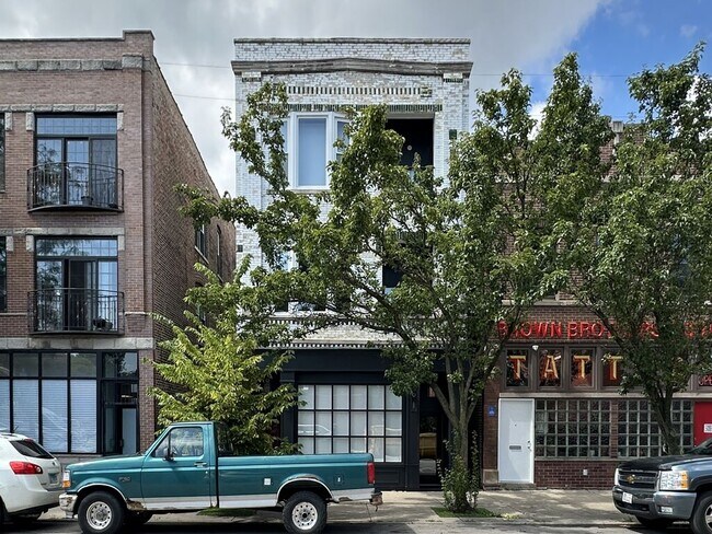 Building Photo - 908 N California Ave Rental