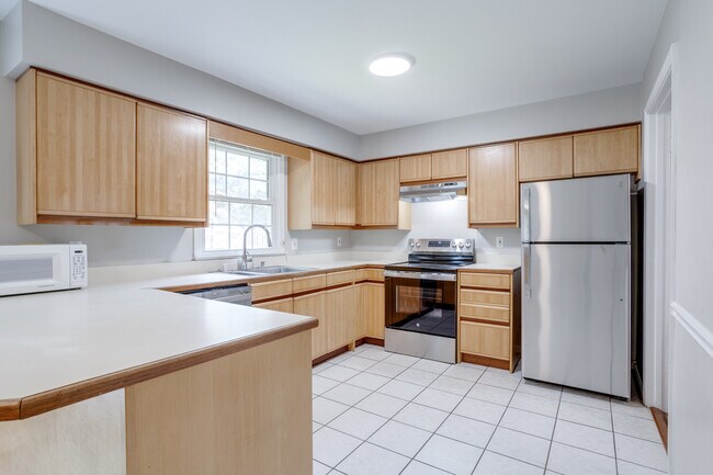 Photo - 4685 Forestdale Dr