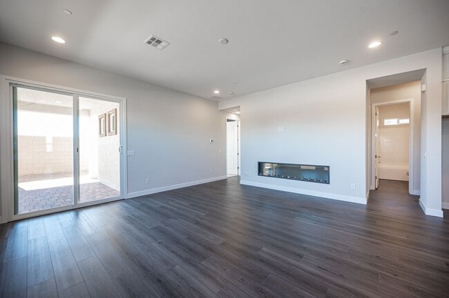 Great Room - 117 Royal Cascade Ave