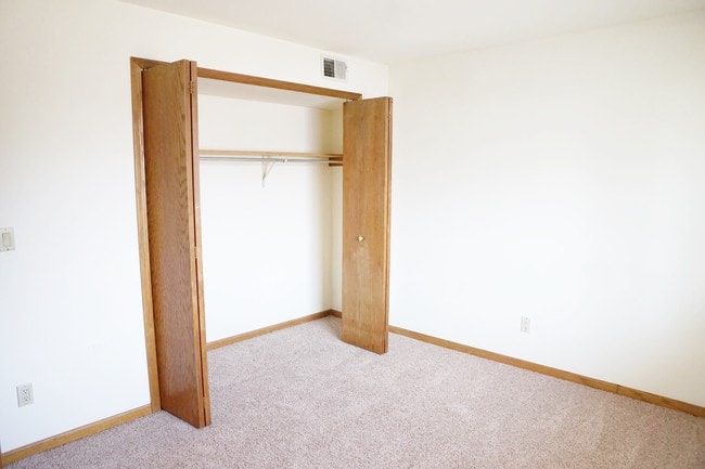 Oakbridge Court LLC
