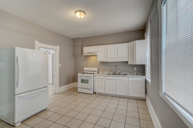 Photo - 605 Nino Aguilera St Unit A