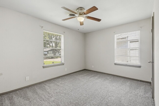 Photo - 4-Bedroom in Baytown's Craigmont Place with Washer, Dryer, and Fridge Included.