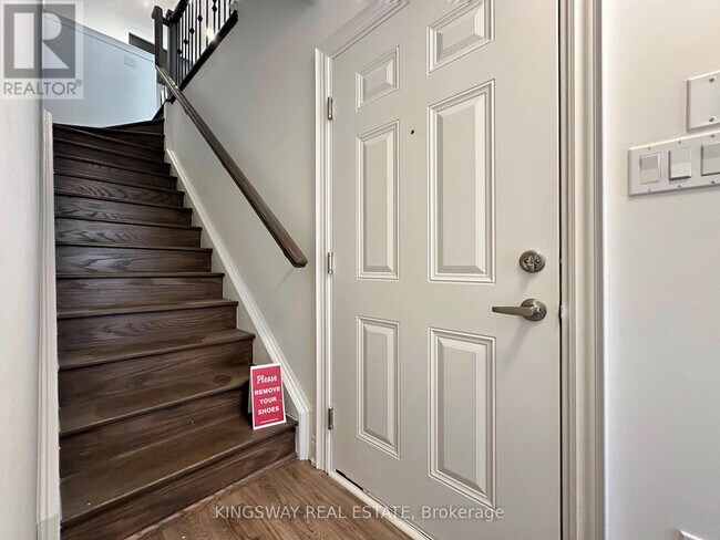 Photo - 30 Lunar Cres