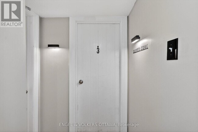 Photo - 541 Evered Ave