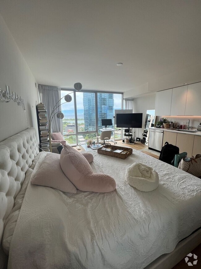 Building Photo - Central AC. Two Swimming Pools. Ocean view... Unit 1910 Rental
