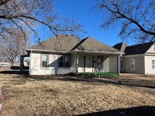 Photo - 920 E 16th Ave