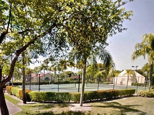 Photo - 901 Lyons Rd Unidad 1208