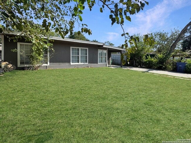 Photo - 1611 La Manda Blvd