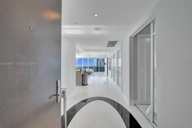Photo - 1830 S Ocean Dr Unidad 1502
