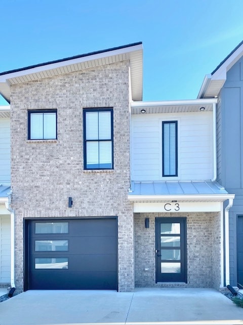 Building Photo - 725 Hornbuckle Rd