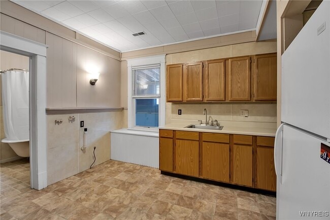 Photo - 314 Abbott Rd