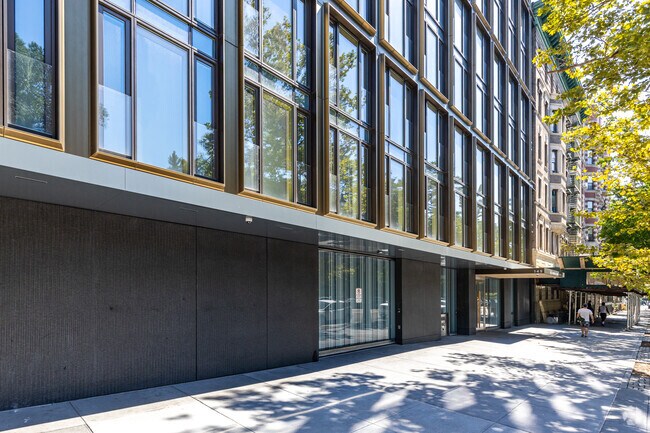 Photo - 145 Central Park N