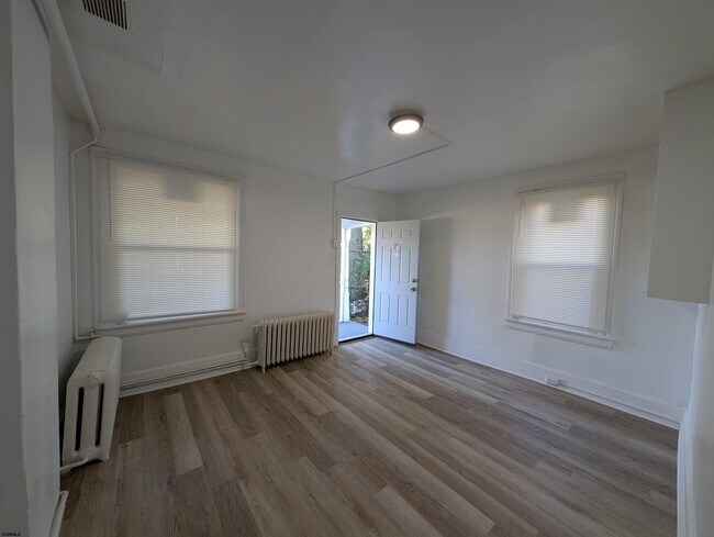 Photo - 902 Westcoat Pl