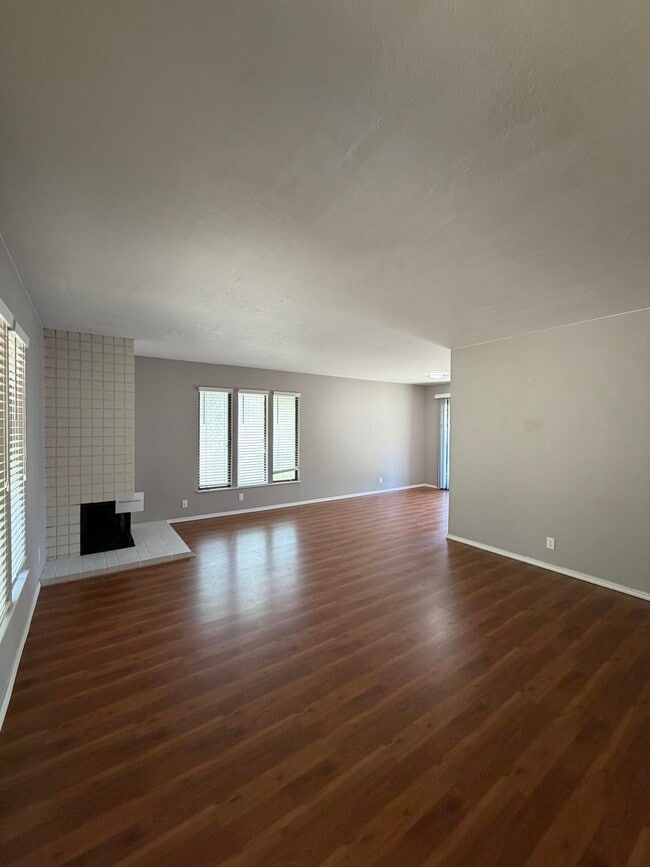 Photo - 256 Camelback Rd