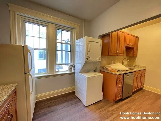 Photo - 152 Strathmore Rd Apartment Unit #1