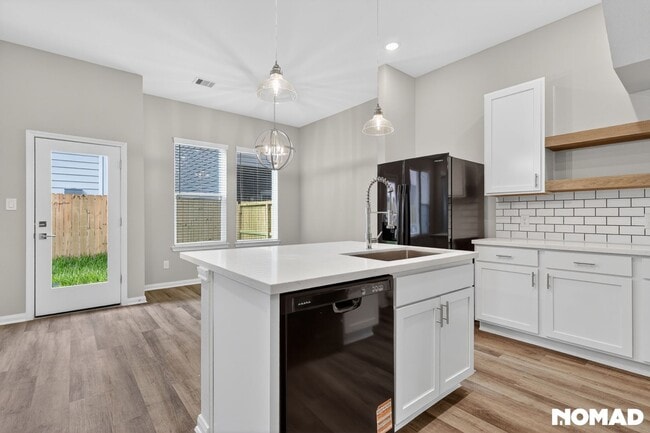 Photo - 208 Clark Rd