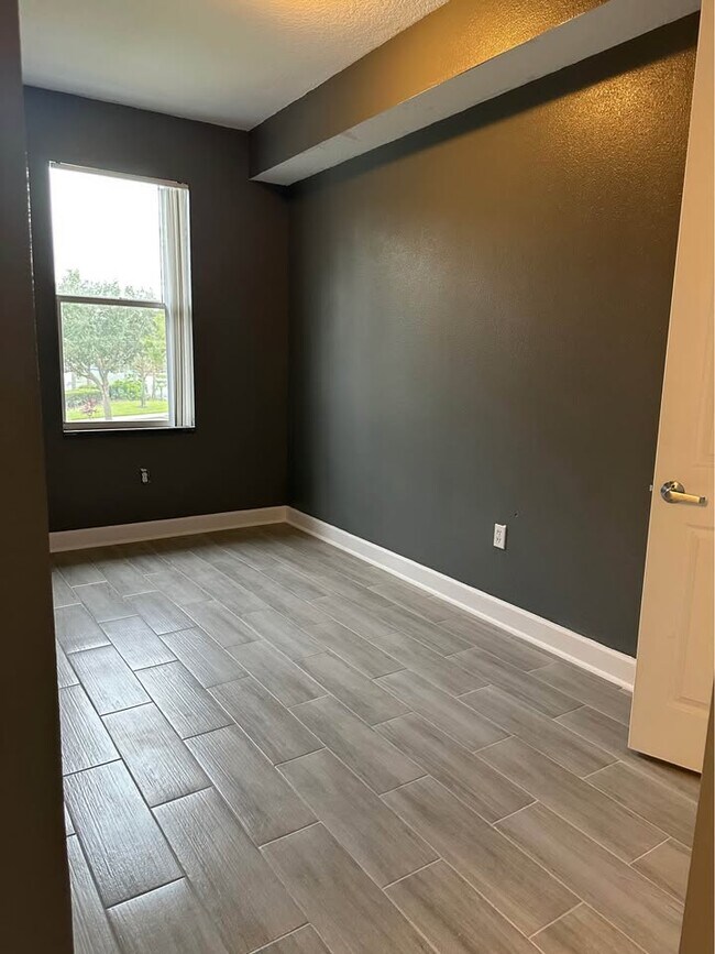 Photo - 617 Founders Dr