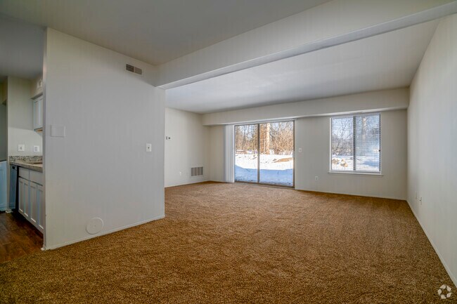 2BR, 1BA - 968SF - Living/Dining Room